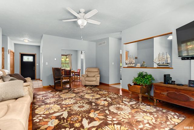 131 TEEL Lane, Washington, IL 61571