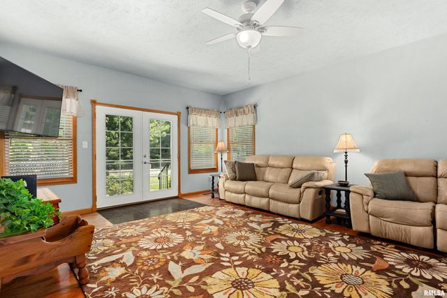 131 TEEL Lane, Washington, IL 61571
