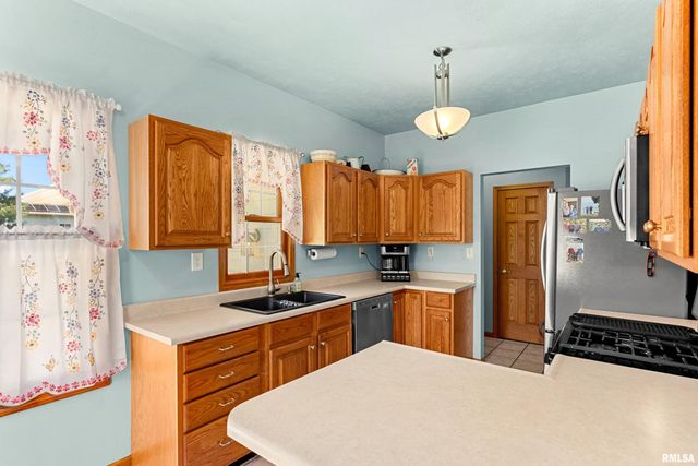 131 TEEL Lane, Washington, IL 61571