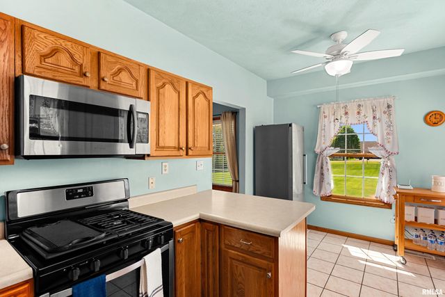 131 TEEL Lane, Washington, IL 61571