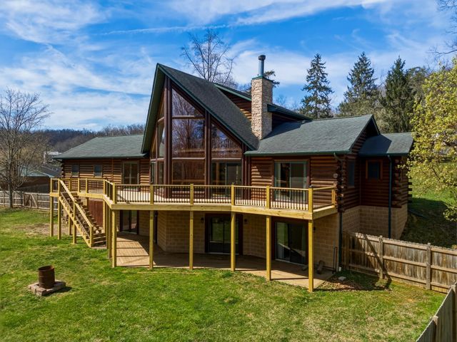 75 Valley Drive, Huntington, WV 25704