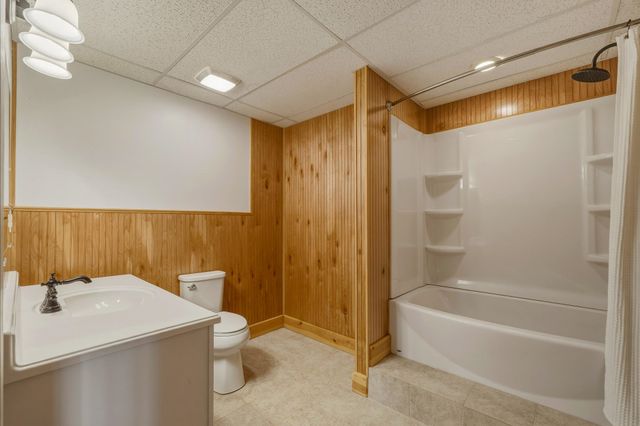 75 Valley Drive, Huntington, WV 25704