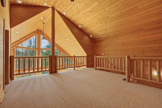 75 Valley Drive, Huntington, WV 25704