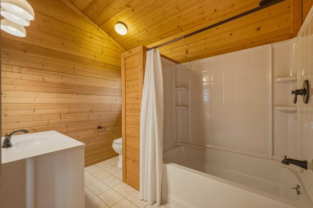 75 Valley Drive, Huntington, WV 25704