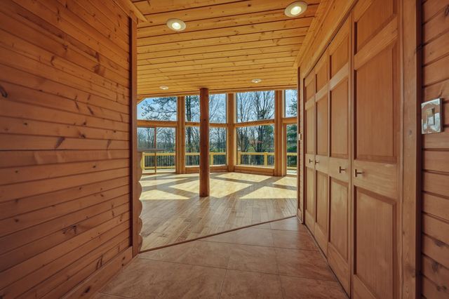 75 Valley Drive, Huntington, WV 25704