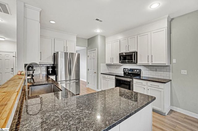 124 Garfield Lane, Simpsonville, SC 29681