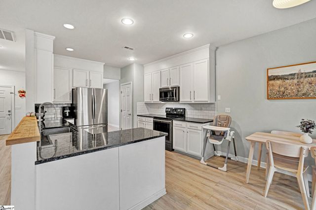 124 Garfield Lane, Simpsonville, SC 29681