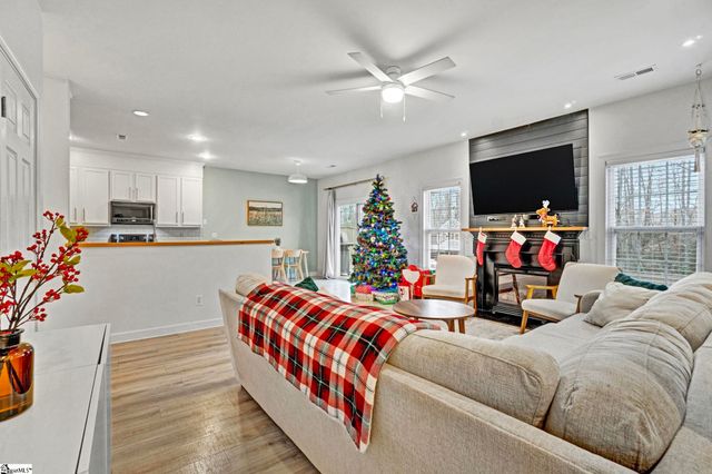 124 Garfield Lane, Simpsonville, SC 29681