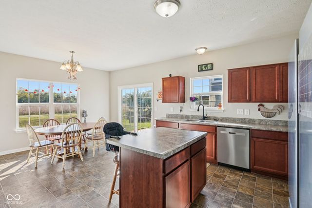 1749 N Creekwater Pass, Greenfield, IN 46140