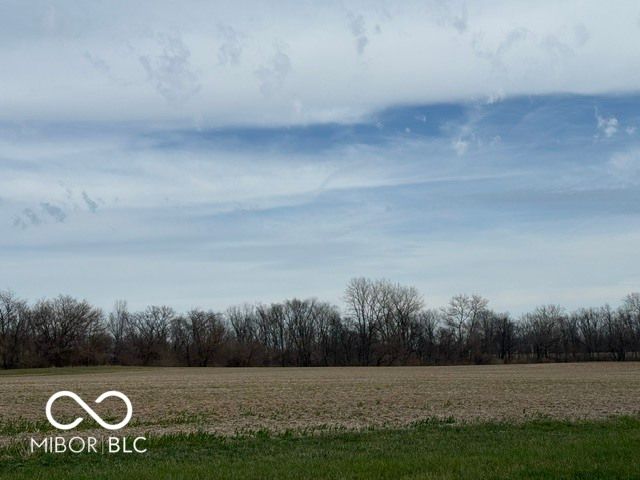 1749 N Creekwater Pass, Greenfield, IN 46140