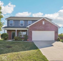 1749 N Creekwater Pass, Greenfield, IN 46140