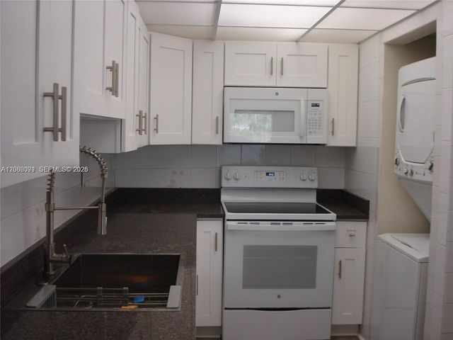 10000 NW 80th Court 2312, Hialeah Gardens, FL 33016