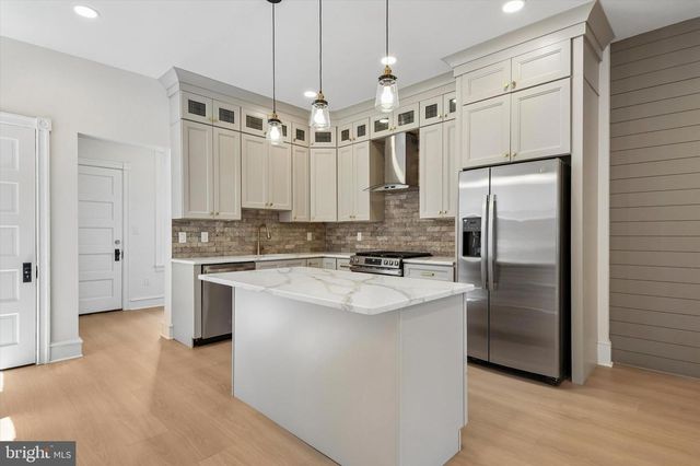 451 E WALNUT LN, Philadelphia, PA 19144