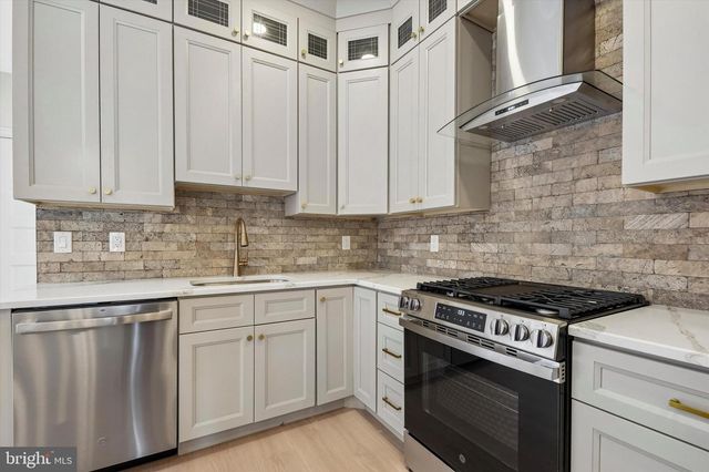451 E WALNUT LN, Philadelphia, PA 19144