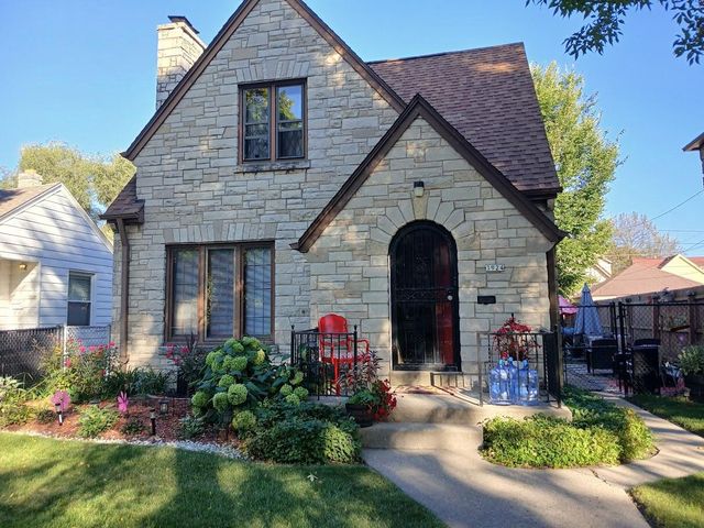 3924 N 37th STREET, Milwaukee, WI 53216