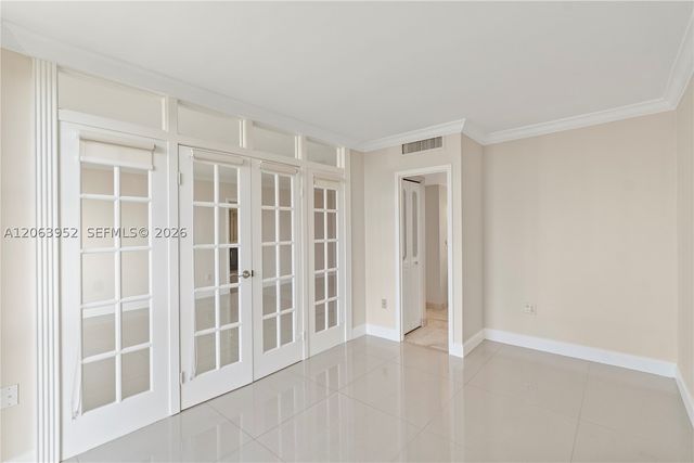 3675 N Country Club Dr 2208, Aventura, FL 33180