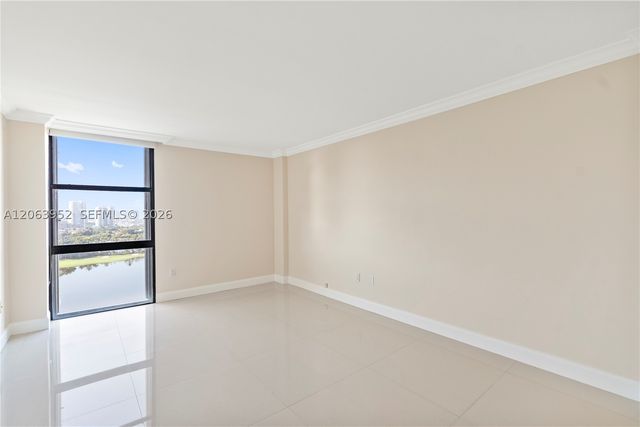 3675 N Country Club Dr 2208, Aventura, FL 33180