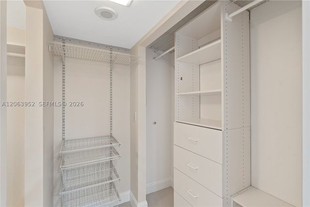 3675 N Country Club Dr 2208, Aventura, FL 33180