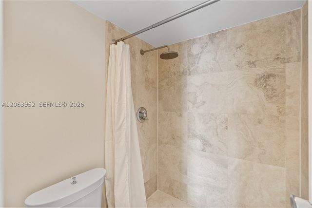 3675 N Country Club Dr 2208, Aventura, FL 33180