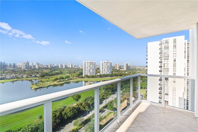 3675 N Country Club Dr 2208, Aventura, FL 33180