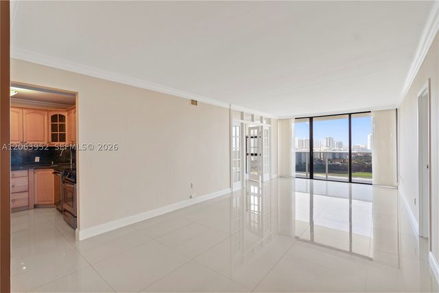 3675 N Country Club Dr 2208, Aventura, FL 33180