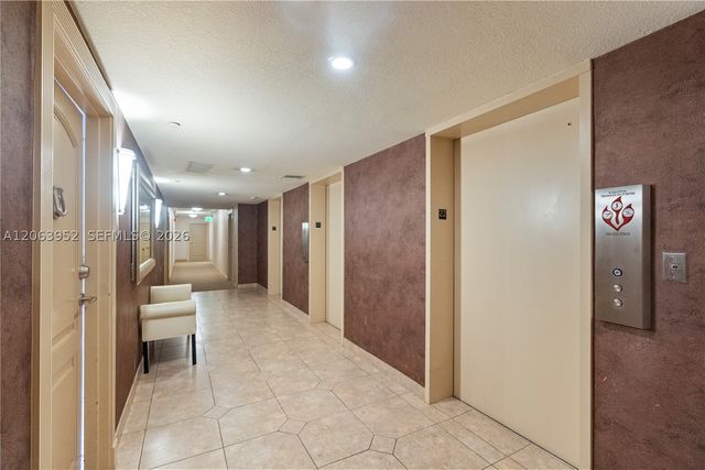 3675 N Country Club Dr 2208, Aventura, FL 33180