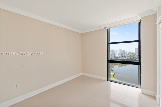 3675 N Country Club Dr 2208, Aventura, FL 33180