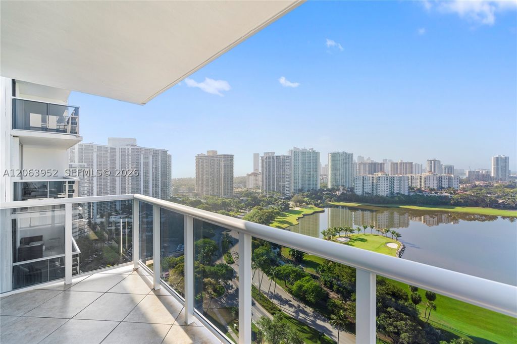 3675 N Country Club Dr 2208, Aventura, FL 33180