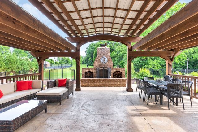 120 Miramare Way, Adams, TN 37010