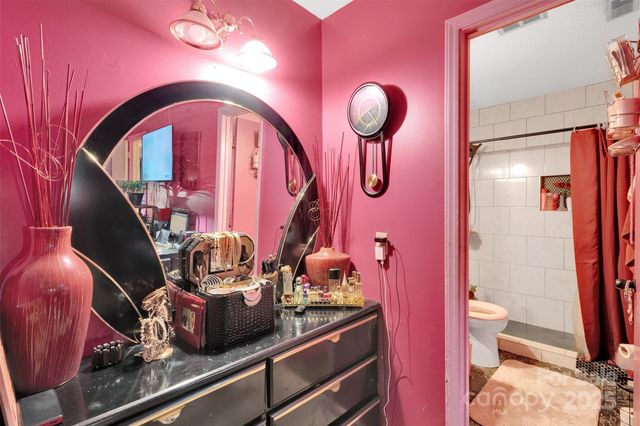 6109 Bent Tree Court, Charlotte, NC 28212