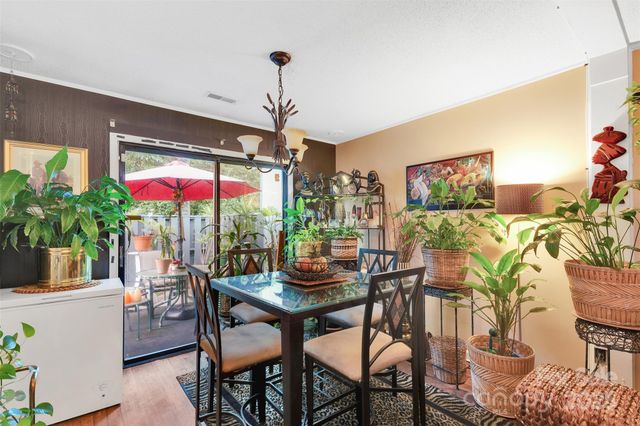 6109 Bent Tree Court, Charlotte, NC 28212