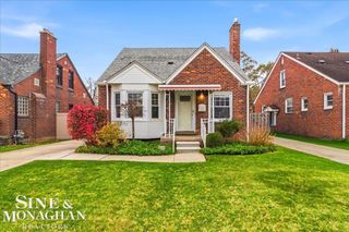 2025 Anita Avenue, Grosse Pointe Woods, MI 48236