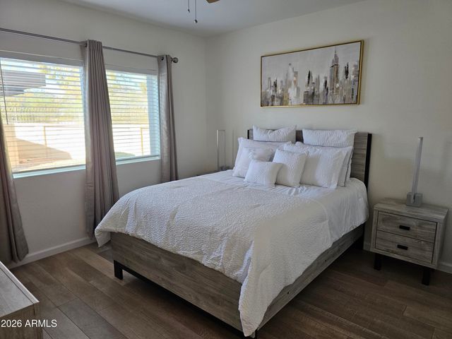10410 N CAVE CREEK Road 1008, Phoenix, AZ 85020
