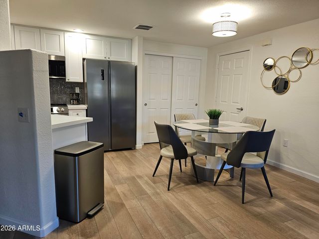 10410 N CAVE CREEK Road 1008, Phoenix, AZ 85020