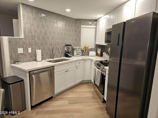 10410 N CAVE CREEK Road 1008, Phoenix, AZ 85020