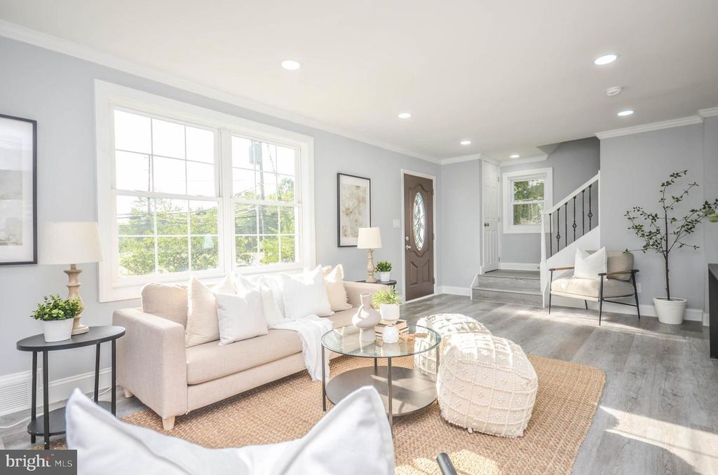 7009 ADELPHI RD, Hyattsville, MD 20782