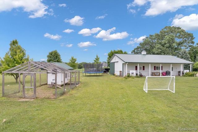 1647 Higley Road, Lapeer, MI 48446