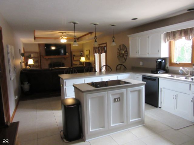 3717 The Courts, Greenwood, IN 46143
