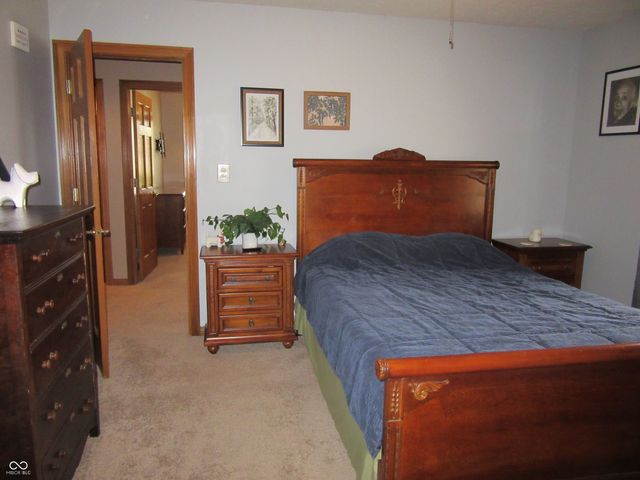 3717 The Courts, Greenwood, IN 46143