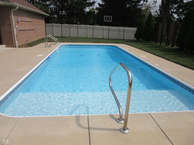 3717 The Courts, Greenwood, IN 46143