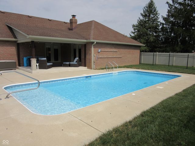 3717 The Courts, Greenwood, IN 46143