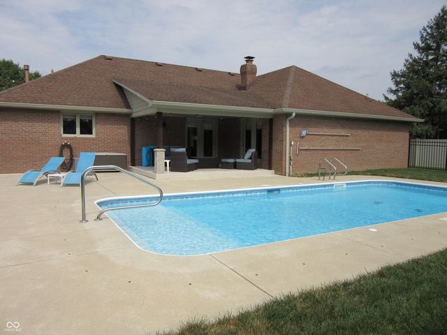 3717 The Courts, Greenwood, IN 46143
