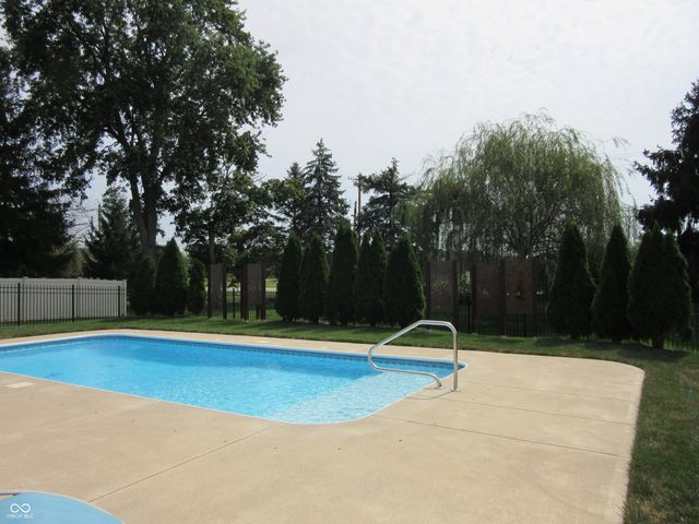 3717 The Courts, Greenwood, IN 46143