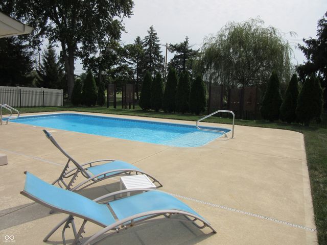 3717 The Courts, Greenwood, IN 46143