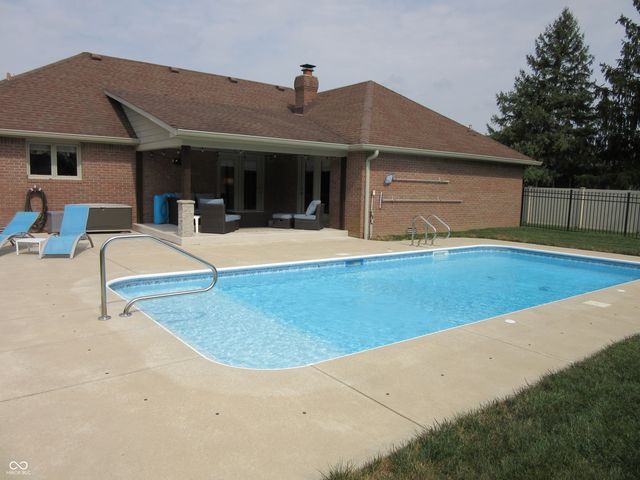 3717 The Courts, Greenwood, IN 46143