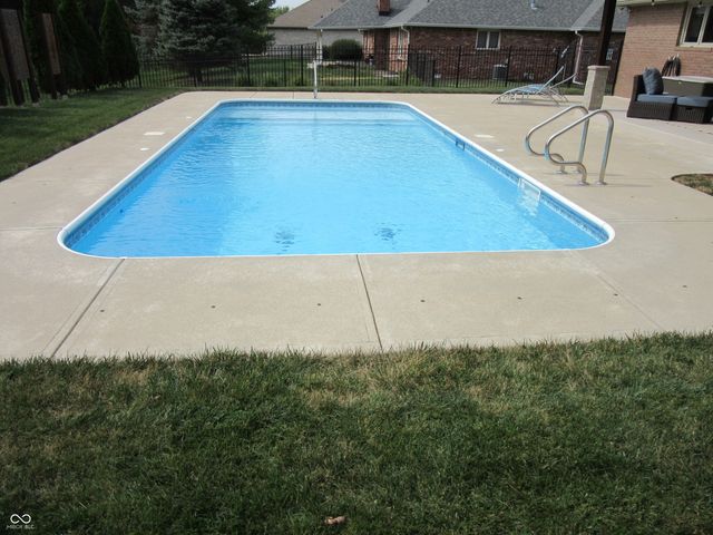 3717 The Courts, Greenwood, IN 46143