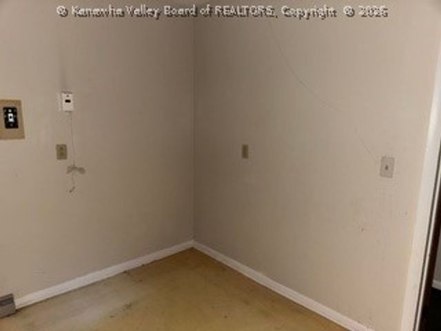 1226 Thomas Road, South Charleston, WV 25303