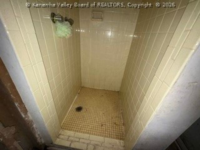 1226 Thomas Road, South Charleston, WV 25303