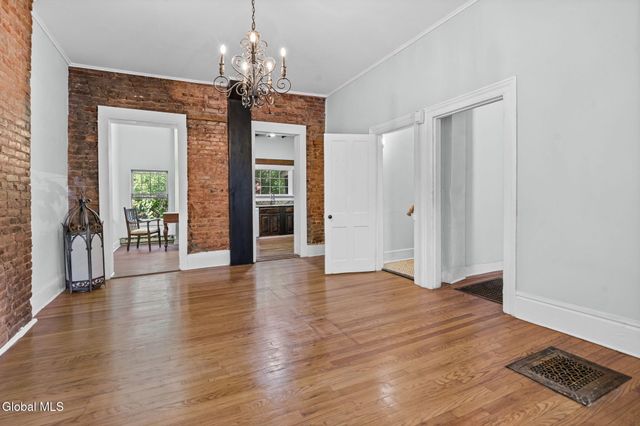 45 Front Street, Schenectady, NY 12305