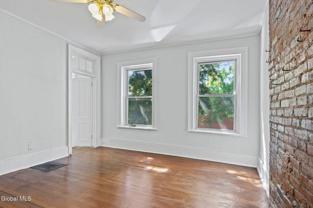 45 Front Street, Schenectady, NY 12305